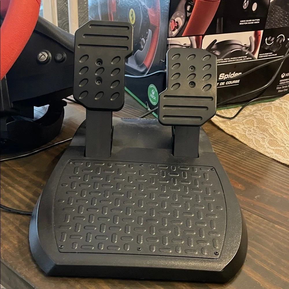 Ferrari 458 Spider Racing Wheel - Red and Black - Picture 6 of 9